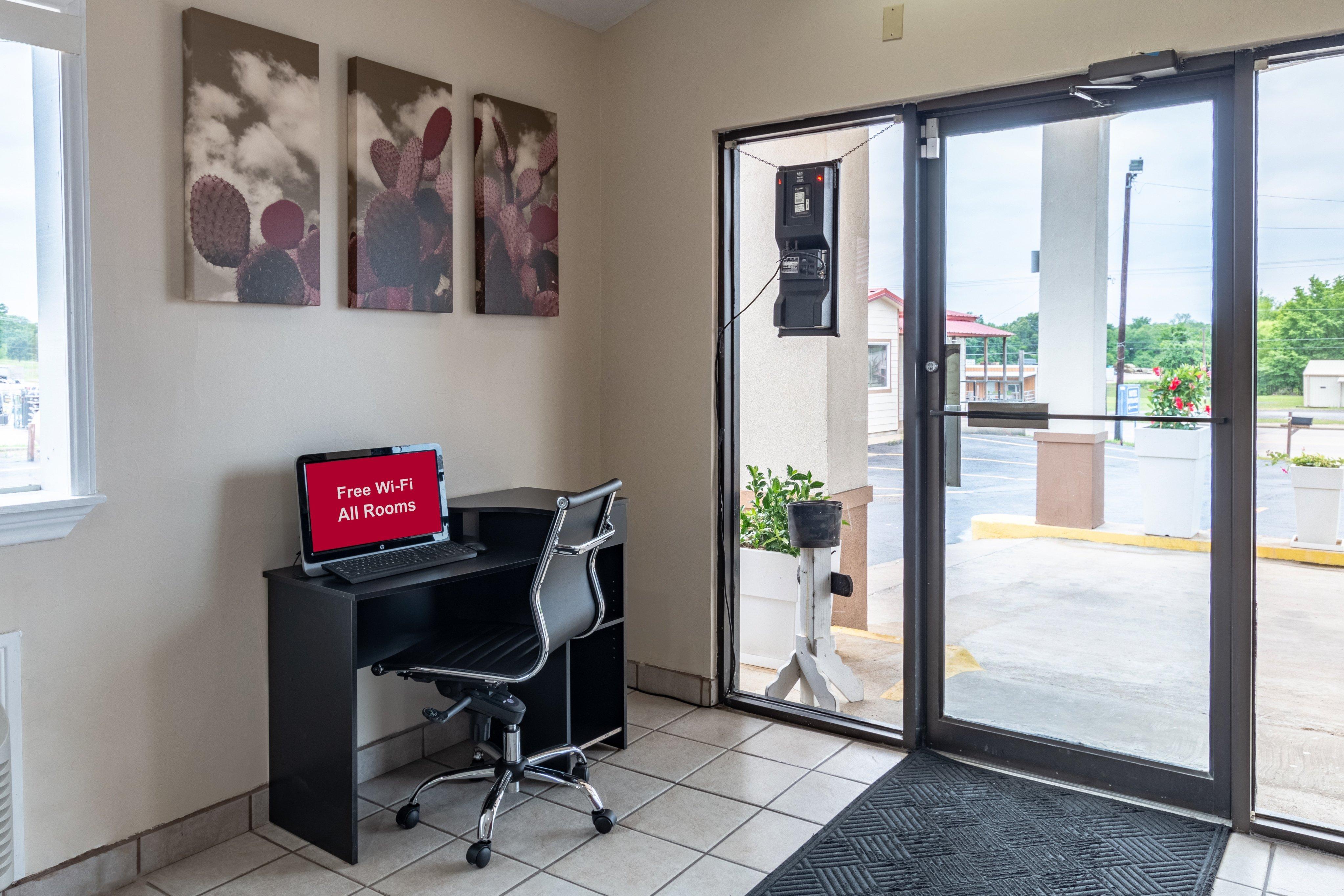Red Roof Inn Buffalo, Tx Экстерьер фото
